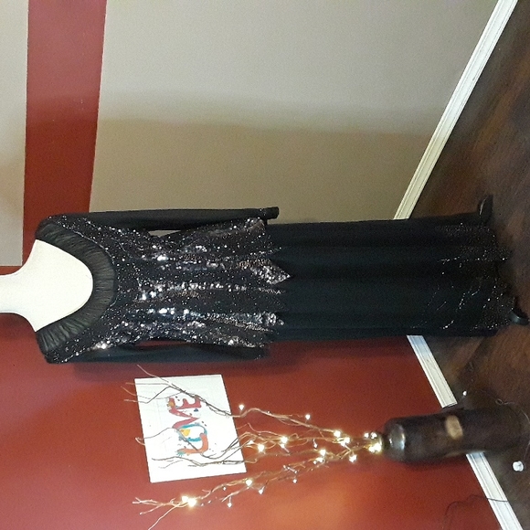 Sold GORGEOUS "Come and See" Dress Dec 2033 - Picture 16 of 16